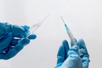 Το εμβόλιο της φυματίωσης δεν προστατεύει από τον κορονοϊό