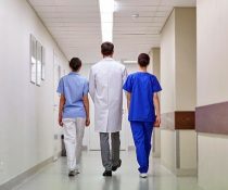 κινητοποιήσεις απεργιακή κινητοποίηση γιατρών Οικονόμου: Τη Δευτέρα ξεκινά επίταξη ιδιωτών γιατρών ΚΥΤ