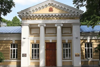 Η Ρωσία ολοκλήρωσε τις κλινικές δοκιμές για το εμβόλιο κατά του SARS-COV-2