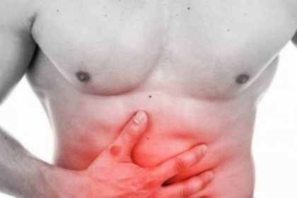 αντρας με φλεγμονή εντέρου