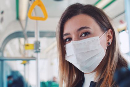 Covid – 19: Προστασία στα ΜΜΜ – Τι κάνουμε στις δημόσιες μετακινήσεις