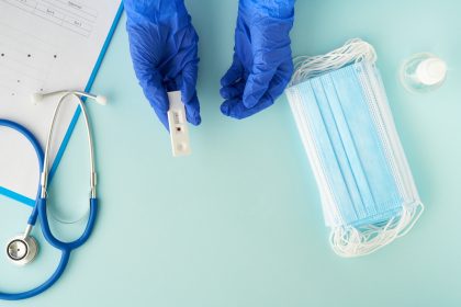 Αμερικανοί επιστήμονες: Η μάσκα λειτουργεί ως άτυπο «εμβόλιο»