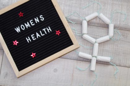 Κολύμπι κατά τη διάρκεια της περιόδου: Μύθοι και αλήθειες