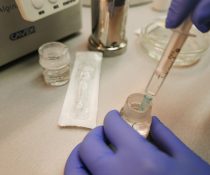 εμβόλιο εγκεκριμενο από την κομισιον