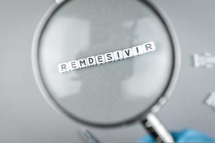 Νέα μελέτη για αποτελεσματικά φάρμακα στη μάχη κατά του κορονοϊού