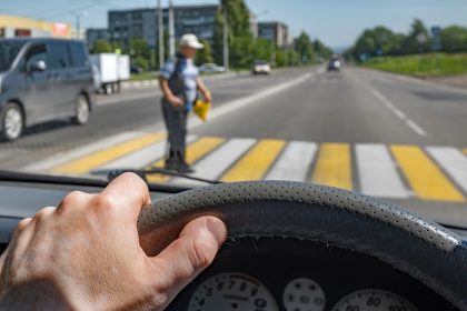 Πίσω από το τιμόνι: Σύμμαχος ή αντίπαλός η ηλικία κατά την οδήγηση;