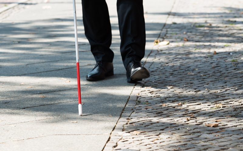 leuko-mpastouni-tiflos