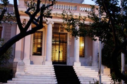 865 τα κρούσματα – Συσκέψεις για νέα μέτρα κατά της πανδημίας