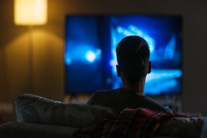 Γιατί βλέπουμε θρίλερ; 5 ψυχολογικοί λόγοι που εξηγούν γιατί μας αρέσει ο φόβος