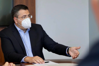 Απ. Τζιτζικώστας: Δυστυχώς ο κίνδυνος να βρεθούμε πάλι σε lockdown είναι μεγάλος