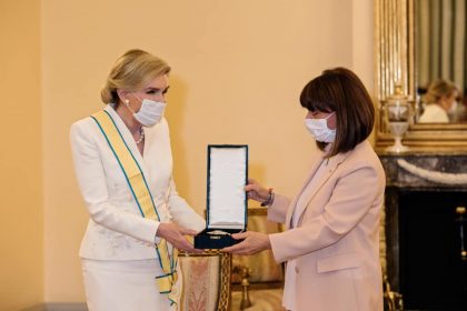 vardinogianni maska vravio