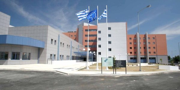 Γυναίκα έπεσε από τον όροφο του ΓΝ Καβάλας