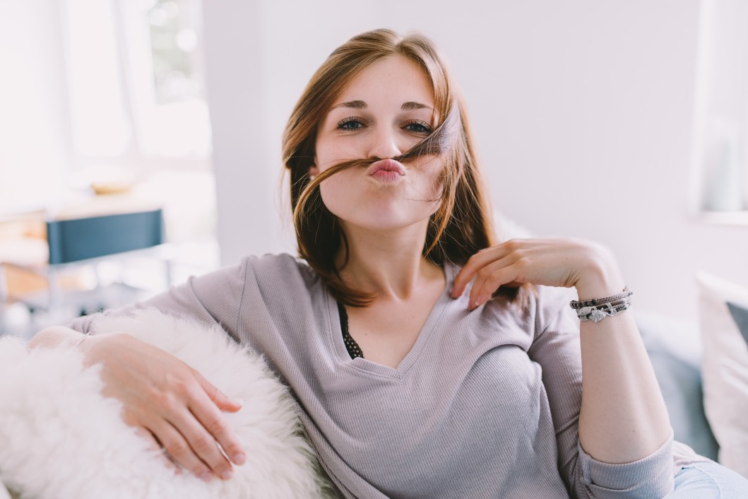 Σαρκασμός κοπέλα μαλλιά