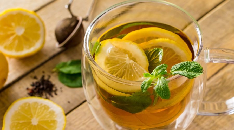 μεταβολισμός φλιτζάνι τσάι με λεμόνι και μέντα