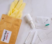 rapid tests αντιγόνου μάσκα βελόνα γάντια