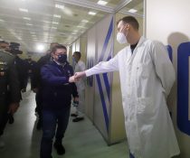 Ο υφυπουργός κ. Χαρδαλίας στο μεγαλύτερο εμβολιαστικό κέντρο