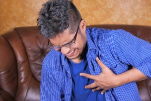 Άνδρας παθαίνει έμφραγμα στο χιόνι