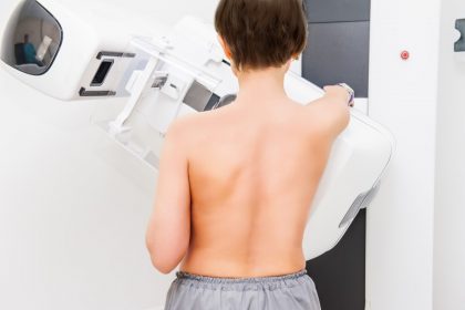 Εμβόλια Covid-19: Συστάσεις για τον χρονισμό μαστογραφίας