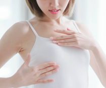 Φαγούρα στο στήθος