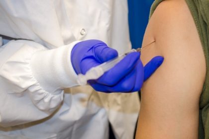 υπερ του υποχρεωτικού εμβολιασμού οι έλληνες
