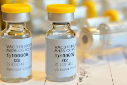 Η Johnson & Johnson άρχισε τις παραδόσεις του εμβολίου στην Ευρωπαϊκή Ένωση