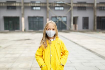 Τα παιδιά παρουσιάζουν διαφορετικά συμπτώματα στον Covid-19