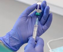 σύριγγα εμβολιασμού covid 19 διαθέσιμα όλα τα εμβόλια