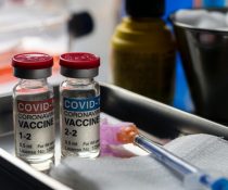 Pfizer VS AstraZeneca