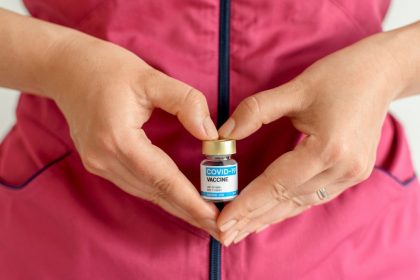 παρενέργειες από εμβολια μυοκαρδίτιδα περικαρδίτιδα mrna