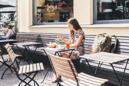 Χωρίς μάσκα σε εξωτερικούς χώρους