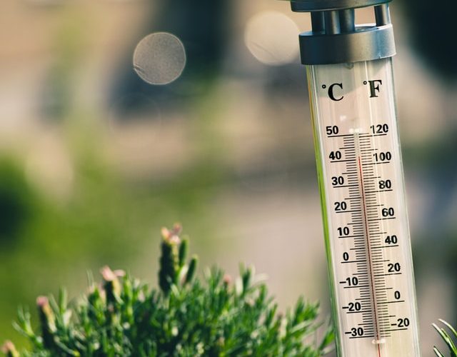 μέτρα προστασίας για τον καύσωνα θερμόμετρο