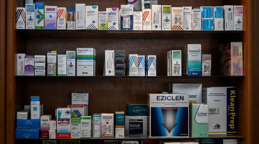 φαρμακευτικό υλικό στους πυρόπληκτους
