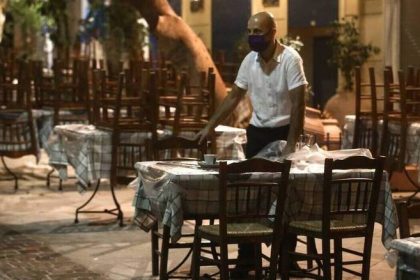 εμβολιασμένοι και ανεμβολίαστοι