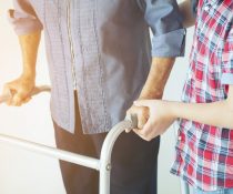 εμβολιασμό κατ'οίκον άνθρωπος με δυσκολία μετακίνησης