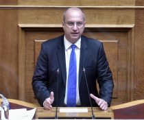 Γιάννης Οικονόμου για εμβολιασμό