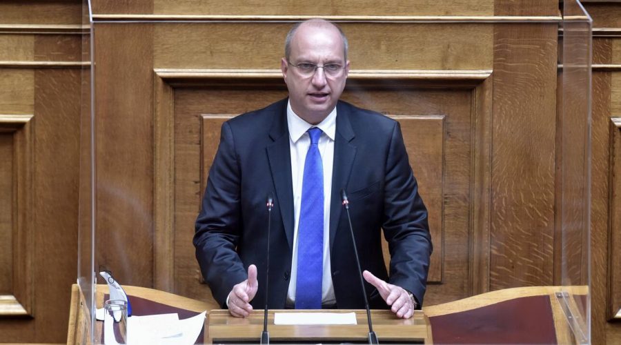 Γιάννης Οικονόμου για εμβολιασμό