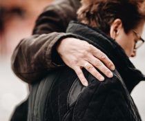 σχέση άνοιας και εκφύλιση της ωχράς κηλίδας