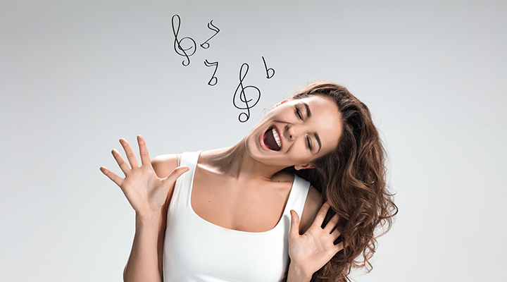 Γυναίκα τραγουδάει 