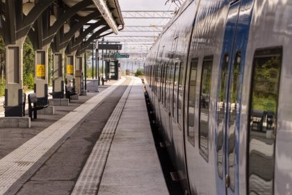 μέτρα στα τραίνα και τις μετακινήσεις λόγω κορονοϊού ανεμβολίαστοι