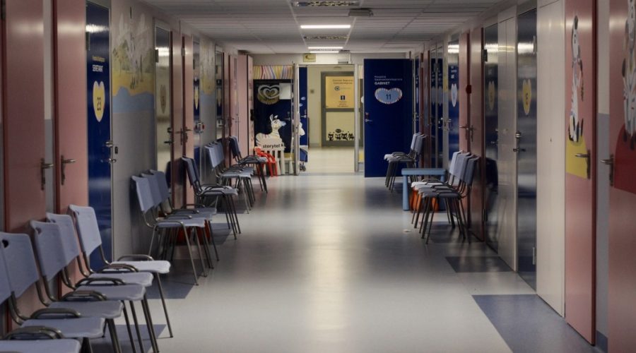 ΕΣΥ Παροχή κινήτρων σε παθολόγους – πνευμονολόγους για να καλύπτουν εφημερίες σε άλλα νοσοκομεία λόγω Covid-19