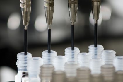 γενετικοί παράγοντες εργαστήριο αιτία βαριάς covid