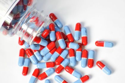 Merck – Χάπι κατά της Covid: Συμφωνία διεύρυνσης παρασκευής γενόσημων