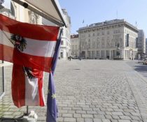 Η Αυστρία φέρνει τον υποχρεωτικό εμβολιασμό