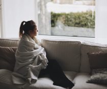 Δεν είναι πάντα ακίνδυνη η λοίμωξη Covid-19 στους εμβολιασμένους