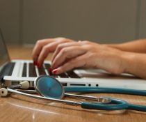 ΠΙΣ και ΙΣΑ στηρίζουν το αίτημα των εργαστηριακών γιατρών για την πλήρη κατάργηση του clawback