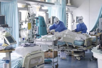 Έχασε τη μάχη με τον κορονοϊό ο δημοσιογράφος Βαγγέλης Βασιλειάδης