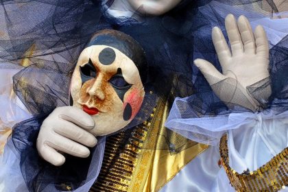 επιτροπή καρναβάλι μασκες κορονοιοσ