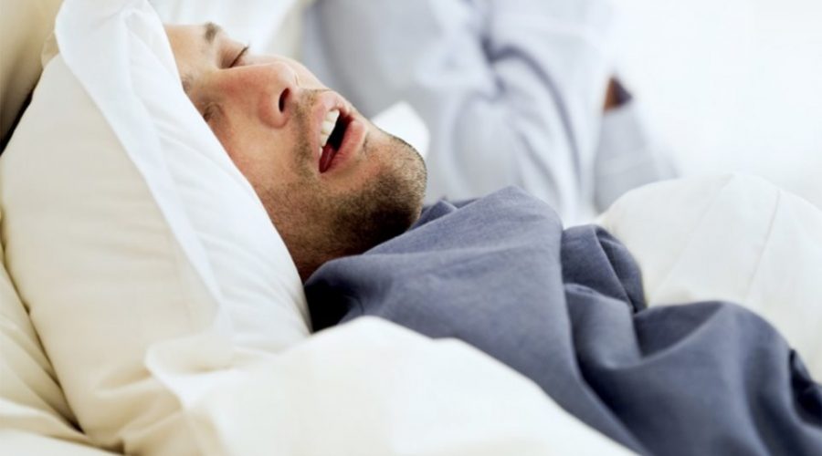άνδρας με Υπνική Άπνοια