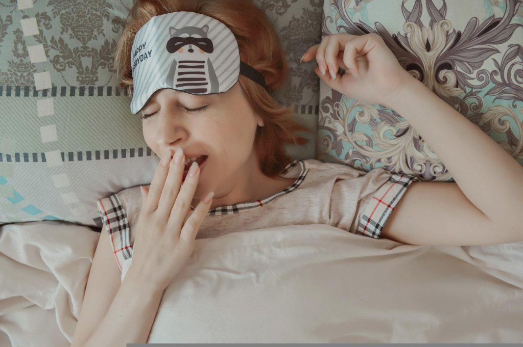 Πόσες ώρες ύπνου είναι ιδανικές από τη μέση έως την τρίτη ηλικία