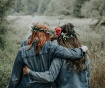 Πώς η μυρωδιά του σώματος σχετίζεται με τη φιλία;